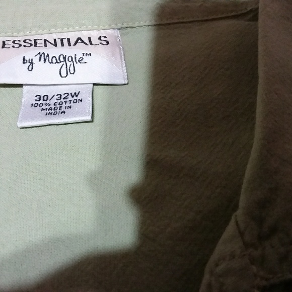 Women's green button up blouse - Picture 2 of 3